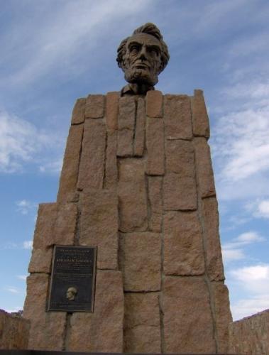 usa - Lincoln At the Top Of I-80