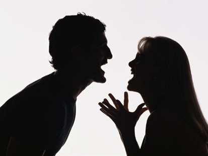 argue - male and female arguing