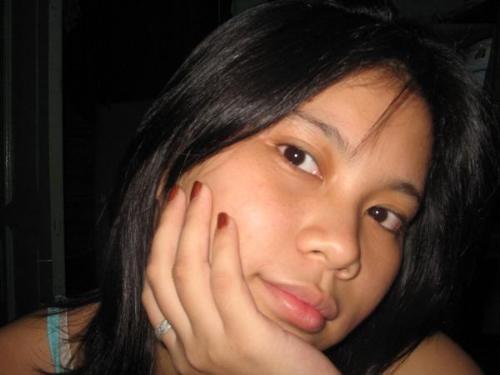 nakapangalumbaba lng.. - i asked Ryan to take my picture..