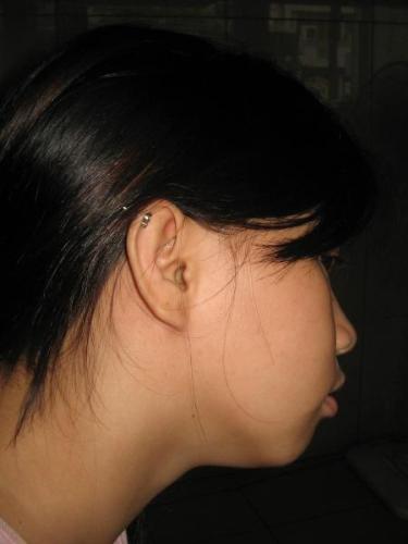 thats my earing - Ryan picture my earing not me..