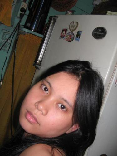 side view - i have stiff neck in that picture..nah just joking..