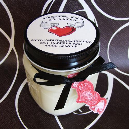 Candle - Auntie Di's hand poured, scented soy candle in the scent Fleuriste.