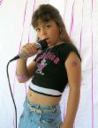 let's sing - a girl is singing. cute isn't she? let's sing with her...