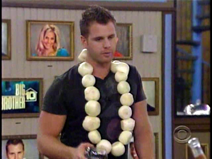 Memphis wearing Onion Necklace - Memphis sporting a very nice onion necklace Memphis wearing Onion Necklace - Memphis sporting a very nice onion necklace