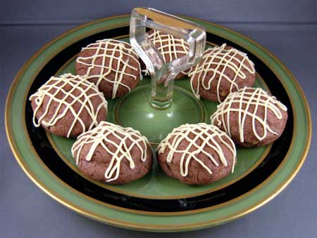 Chocolate Caramel Cookies For Goodie - Image of some yummy cookies