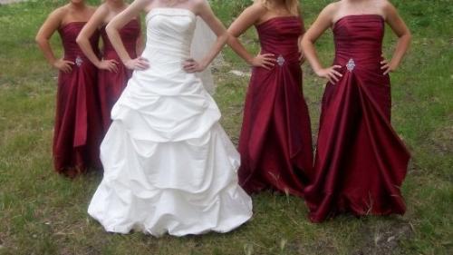 Wedding Dress and 4 bridemaids  - Wedding dress and her 4 bridesmaid with their head cut off