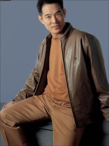 jet li - jet li poses for seven