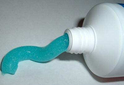 I do not eat toothpaste. - I do not eat toothpaste and will never eat it even someone pays me to do it.