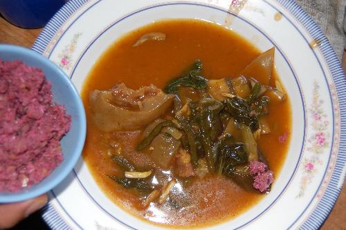 food - It has peanuts, Ox tail and loads of vegetables.