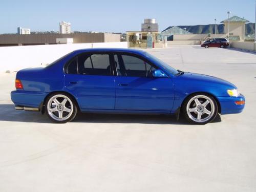 drive away - Toyota Corolla