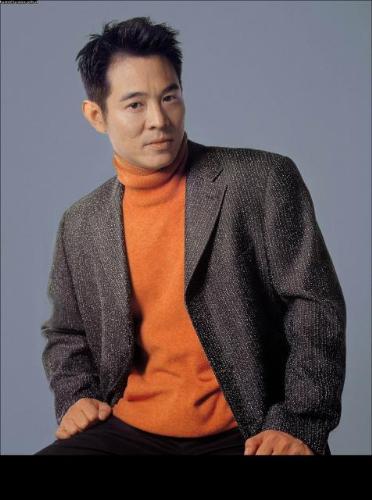 jet li - jet li poses for seven
