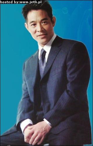 jet li - jet li poses for seven