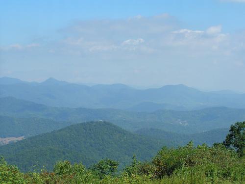 mountains - During some recent travels, I drove the Blue Ridge Parkway in the Smokey Mountains in North Carolina. I had some beautiful days which were very clear and made for some good photographing.