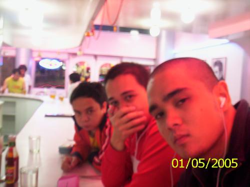 Skoidats - Burger in DC diner I guess was the name of the place. This was originally located near abanao square, baguio city. They moved near Chill Out bar and gained more customers because of the cheap huge burgers and great food that they serve. I miss baguio days.