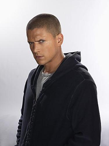 Michael Scofield/Wentworth Miller - The protagonist and the main character, younger brother of Lincoln Burrows. He designs an escape plan to free his older brother and save his life as well as his own. He successfully executes this plan, but fails to evade the police in Panama. Recently has escaped from Sona prison. In season 4, he reunites with Sara after discovering she is in fact still alive, and is now part of Self's covert 'A-Team' assembled to bring down The Company.