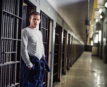Michael Scofield/Wentworth Miller - The protagonist and the main character, younger brother of Lincoln Burrows. He designs an escape plan to free his older brother and save his life as well as his own. He successfully executes this plan, but fails to evade the police in Panama. Recently has escaped from Sona prison. In season 4, he reunites with Sara after discovering she is in fact still alive, and is now part of Self's covert 'A-Team' assembled to bring down The Company.