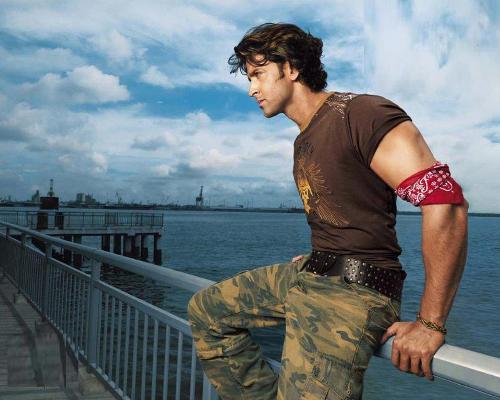 hritik roshan - hritik is having blast near the sea