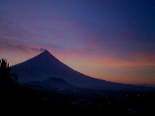 Mayon Volcano - Mayon at dusk Mayon Volcano - Mayon at dusk