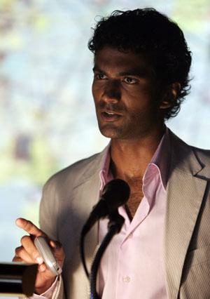 Mohinder Suresh (Sendhil Ramamurthy) - Mohinder Suresh (Sendhil Ramamurthy) is an Indian gene-biologist, and he's the main narrating character of Heroes. His father, Chandra Suresh, wrote a book about evolution, and was killed by Sylar. Mohinder Suresh is using his father’s genetic research to track down people who have developed special abilities and warn them about Sylar.