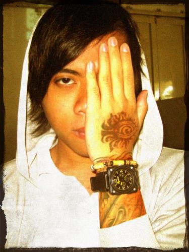 Left eye - when the eye cannot see....but hand can see....