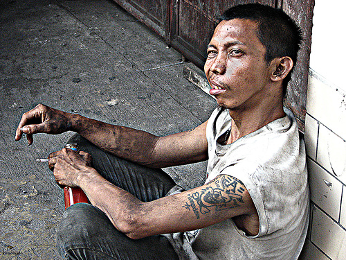 rugby manila - this pic really get my attention i really feel sorry for this kind of person i don't who's to blame the government or the person like on the pic.