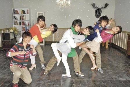 S.H.E and fahrenheit - while filming the MV 'xin wo'