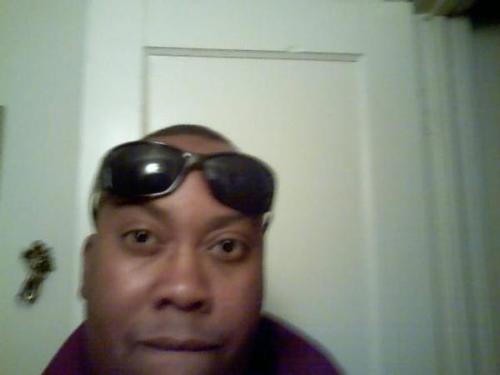 Am I a man or woman? - Just chillin'!