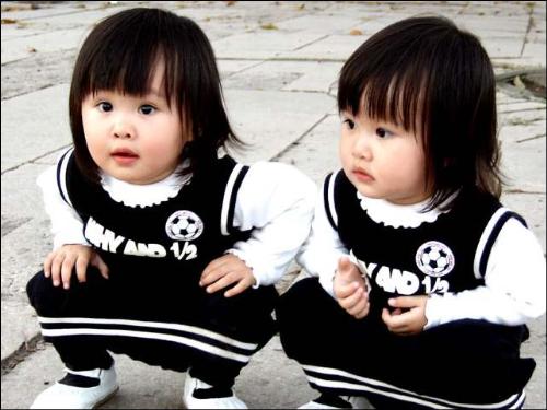 Cute Twin - It is a cute twin.