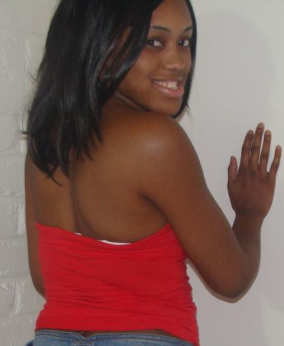me again - once again bored...i kinda like this pic but whatever.. :)
