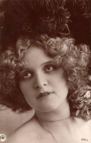 Vintage pretty - One of many from my collection