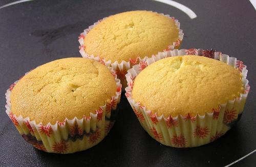 Plain Blueberry CupCakes - Another nice pictures on the blueberry cupcakes, that's the original look before the decoration take place.