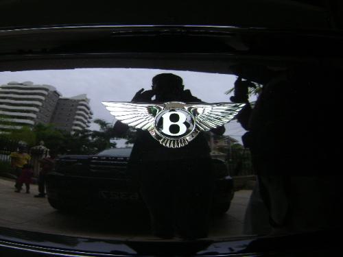 bentley pic - This is a pic of a Bentley i took