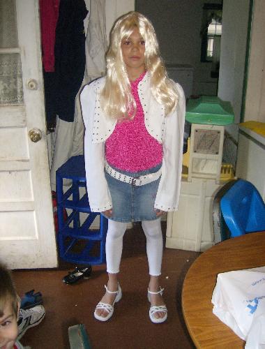 Halloween Costume - My 11 year old as Hannah Montana