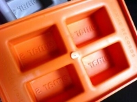 icetrays - icetrays vs. automatic ice makers. icetrays - icetrays vs. automatic ice makers.
