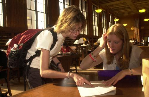 Students - Students in library