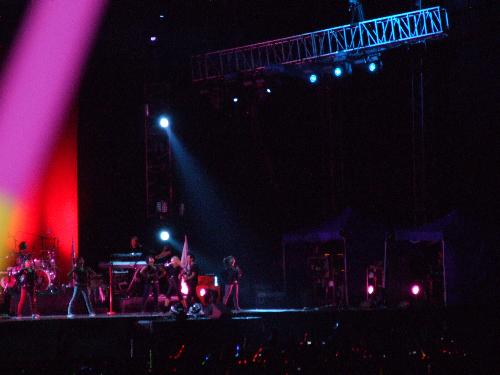 Avril's concert in Chongqing - she is so great in so such a small body