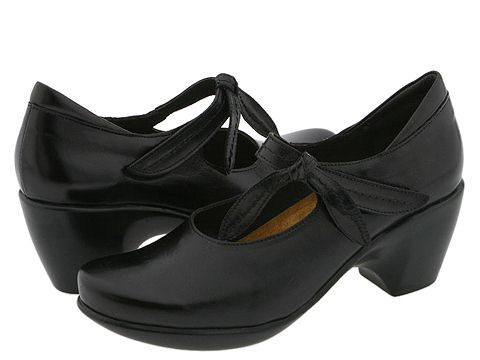 Dressy Shoes - Cute pair of black, dressy ladies shoes