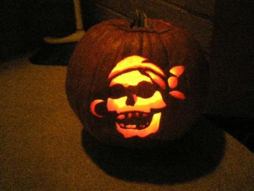 PIrate Skull Pumpkin - pumpkin carving of a pirate skull, hallowe'en 2007.