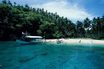 cebu beach - fun boat in cebu beaches
