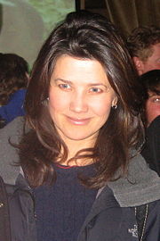 daphne zuniga - daphne zuniga, one tree hill, victoria davis