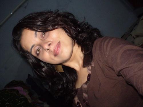 beautiful woman posing ... - bit slant view..
