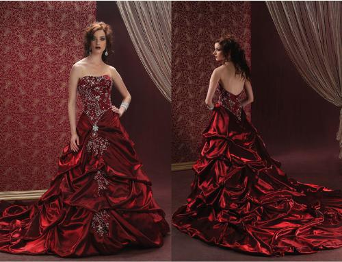 Wedding Gown - A few unique wedding gowns could be of different colors to make the gown stand out from the usual traditional white, ecru, off white or red gowns, like this one. Additional ways to make really unique wedding gowns is to make them gowns like a medieval theme where the gowns look like those of medieval princesses or Grecian stimulated gowns like those of goddesses.