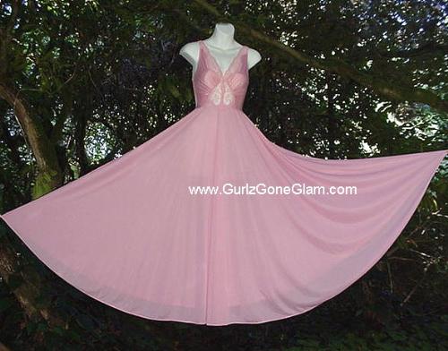 Rose Pink Olga Bodysilk Nightgown - Another stunning beauty from the vintage Olga Bodysilk line! This one in a soft rose pink, same stretchy, formfit bodice and enormously sweeping skirt! This one is available! http://gurlz.ecrater.com
