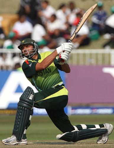 shahid afridi - Shahid Afridi Pakistan  Full Name: Sahibzada Mohammad Shahid Khan Afridi Date of Birth: Mar 01, 1980, Khyber Agency Major Team: Pakistan, Asia XI, Deccan Chargers, Griqualand West, Habib Bank Limited, ICC World XI, Karachi, Leicestershire Playing Roll: All rounder Batting Style: Right Bowling Style: Right-arm medium, Legbreak googly