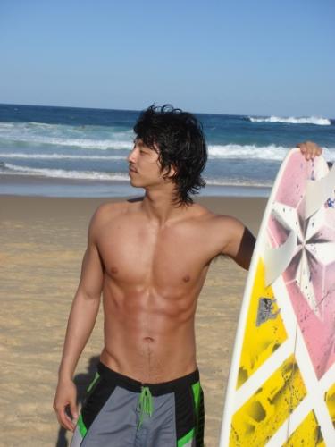 Gorgeous Gong Yu - Have I already mentioned he's one of my favorite international actors?  Hmmm.... guess not, BUT HE IS!