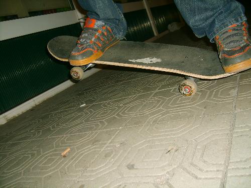 Me skating - This is me skating in my neighbourhood. It's taken about a year ago, but i like it very much, so i decided to share it with you.