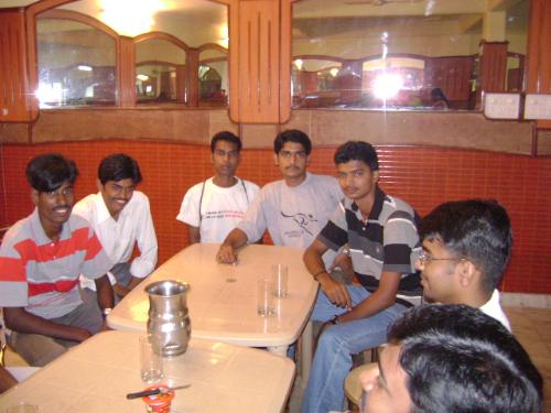 gang 13 - we are waiting for the morning break fast in the hotel