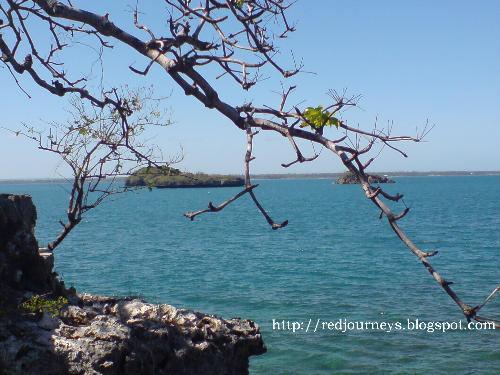 hundred islands- a view behind - it was at the back of the Quezon Island. one of the restful places i've been to.