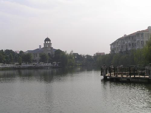 China - Huang Pu - Phoenix Hotel's Lake View - That's the picture taken while i have a stayed at the China Huang Pu Hotel, it is really nice and great view, suitable for anyone who want to relax.