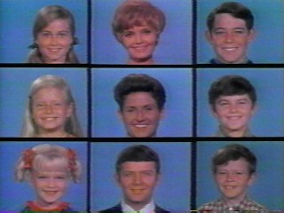 what if the brady bunch lived in different homes? - Oye.